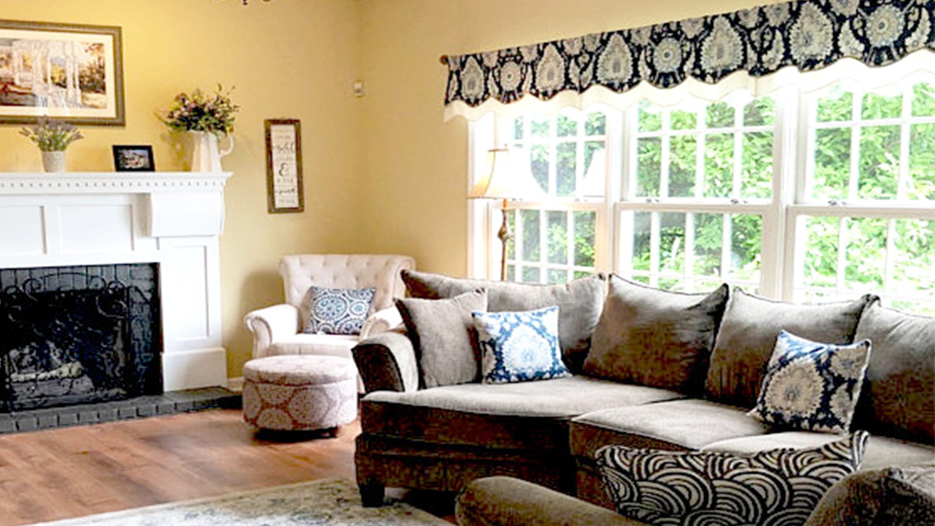 What is a Valance? Unveiling the Charm of Window Treatments