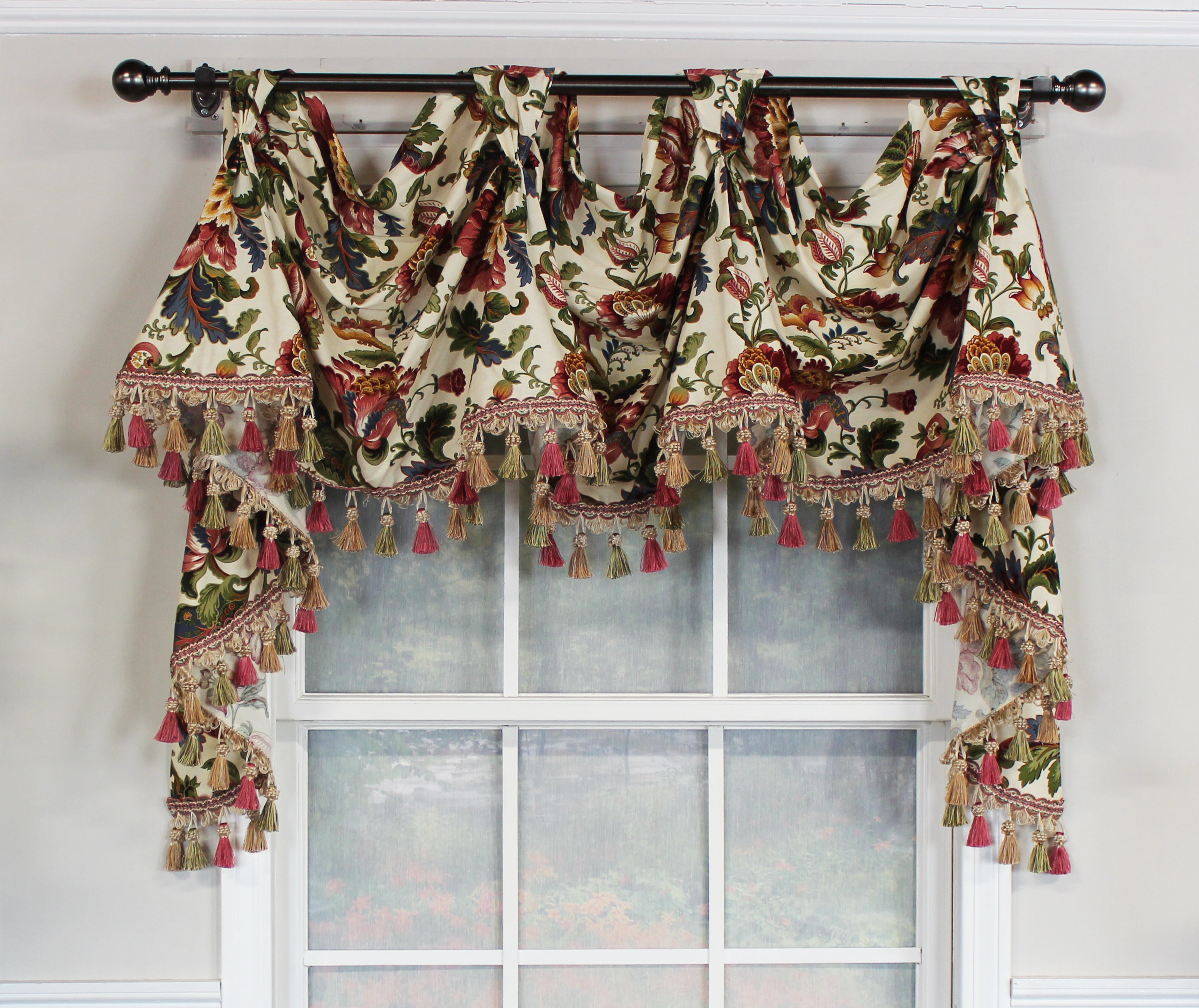 Noblesse Victory Swag Valance