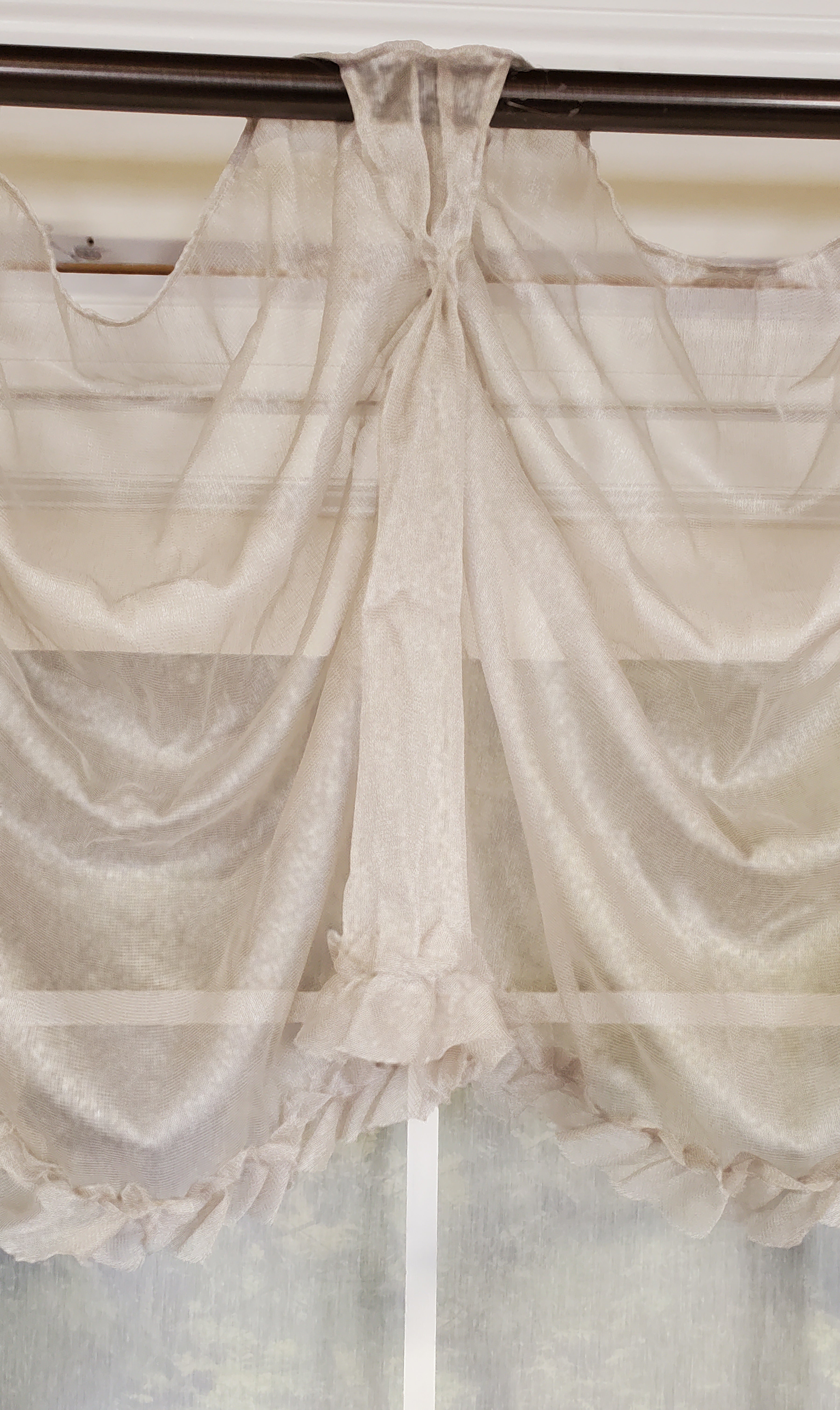 Breezy Victory Swag Valance