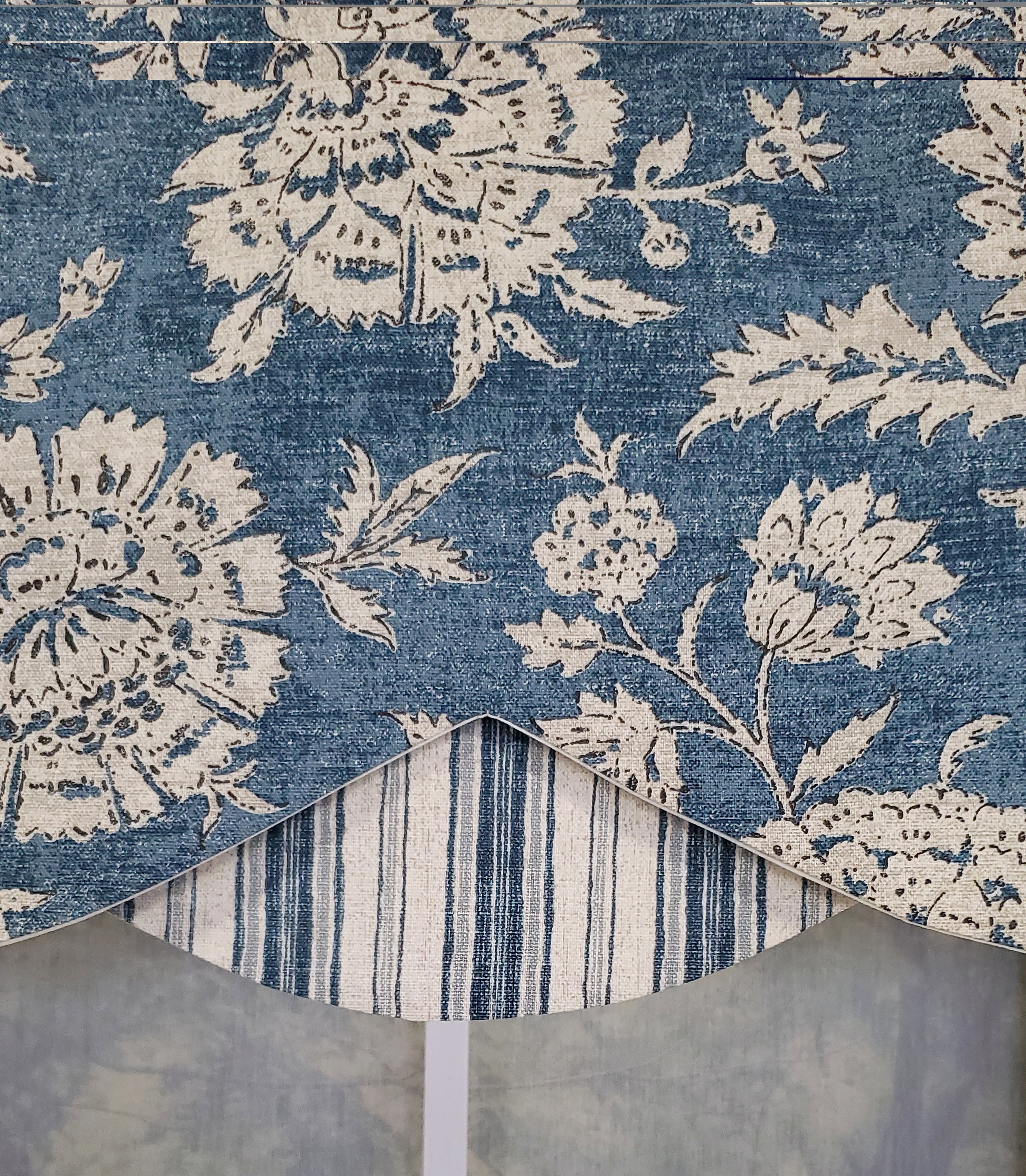 Basanti Petticoat Valance