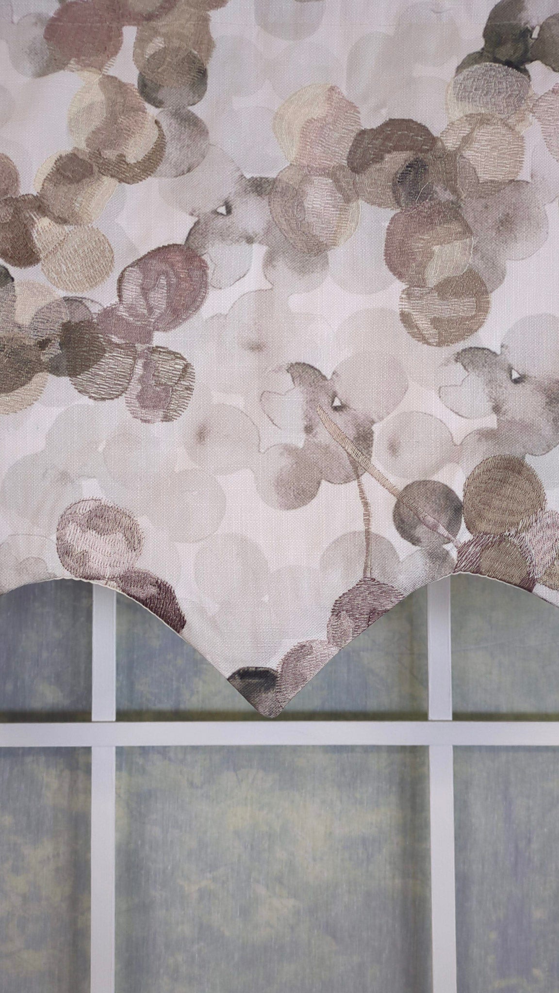 Abstract Dots Regal Valance
