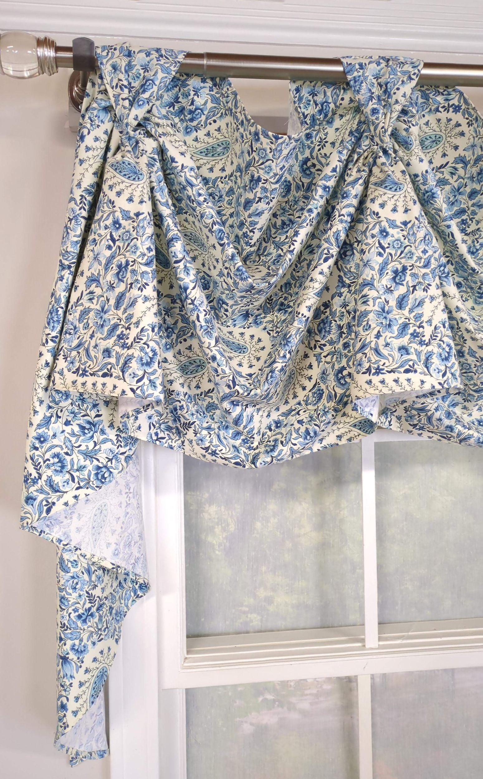 Delft Paisley Victory Swag Valance
