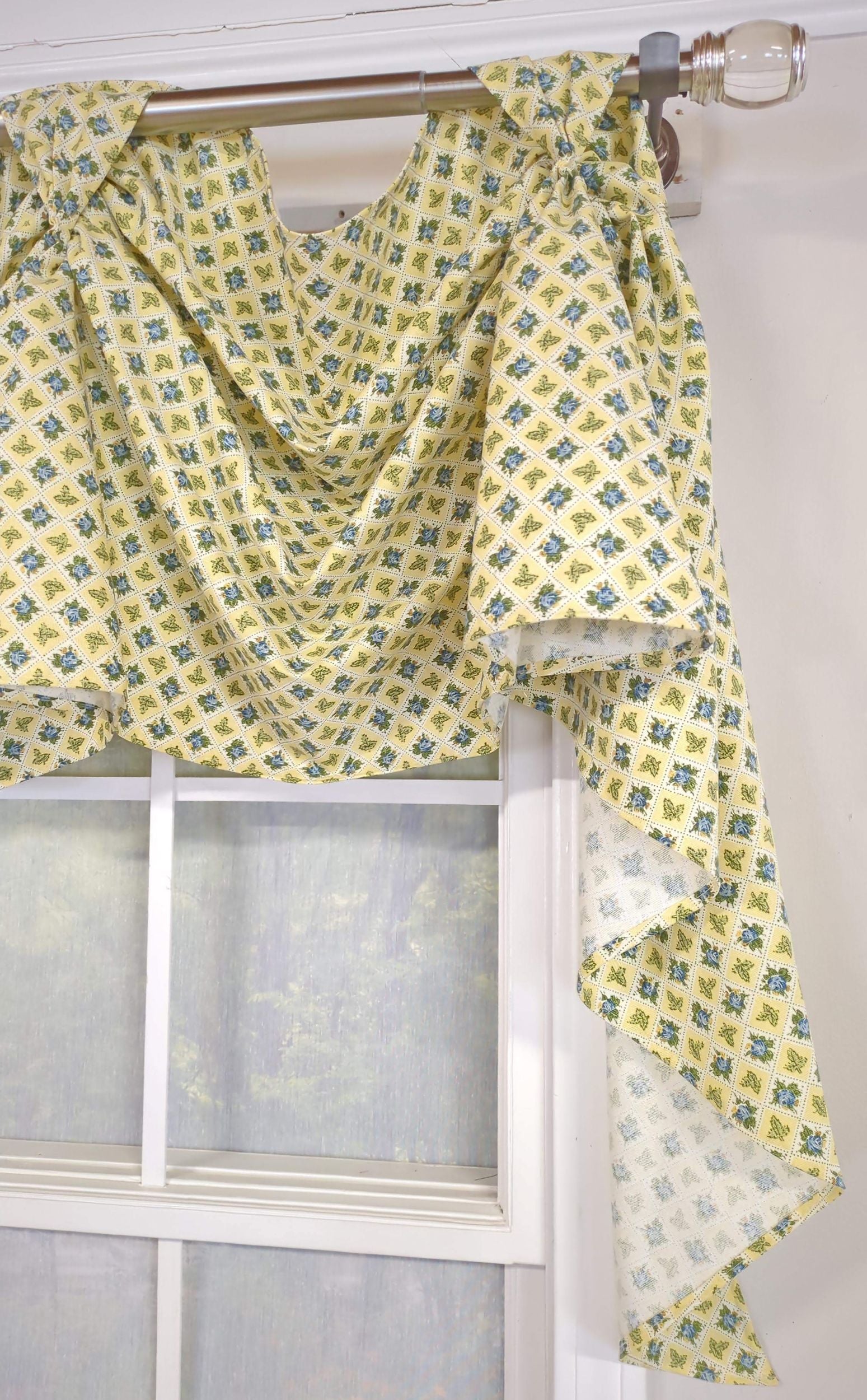 Itsy Botanical Victory Swag Valance