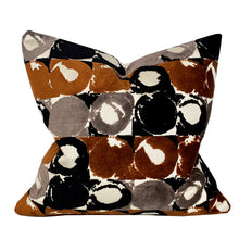Load image into Gallery viewer, Circles Velvet Pillow Cover